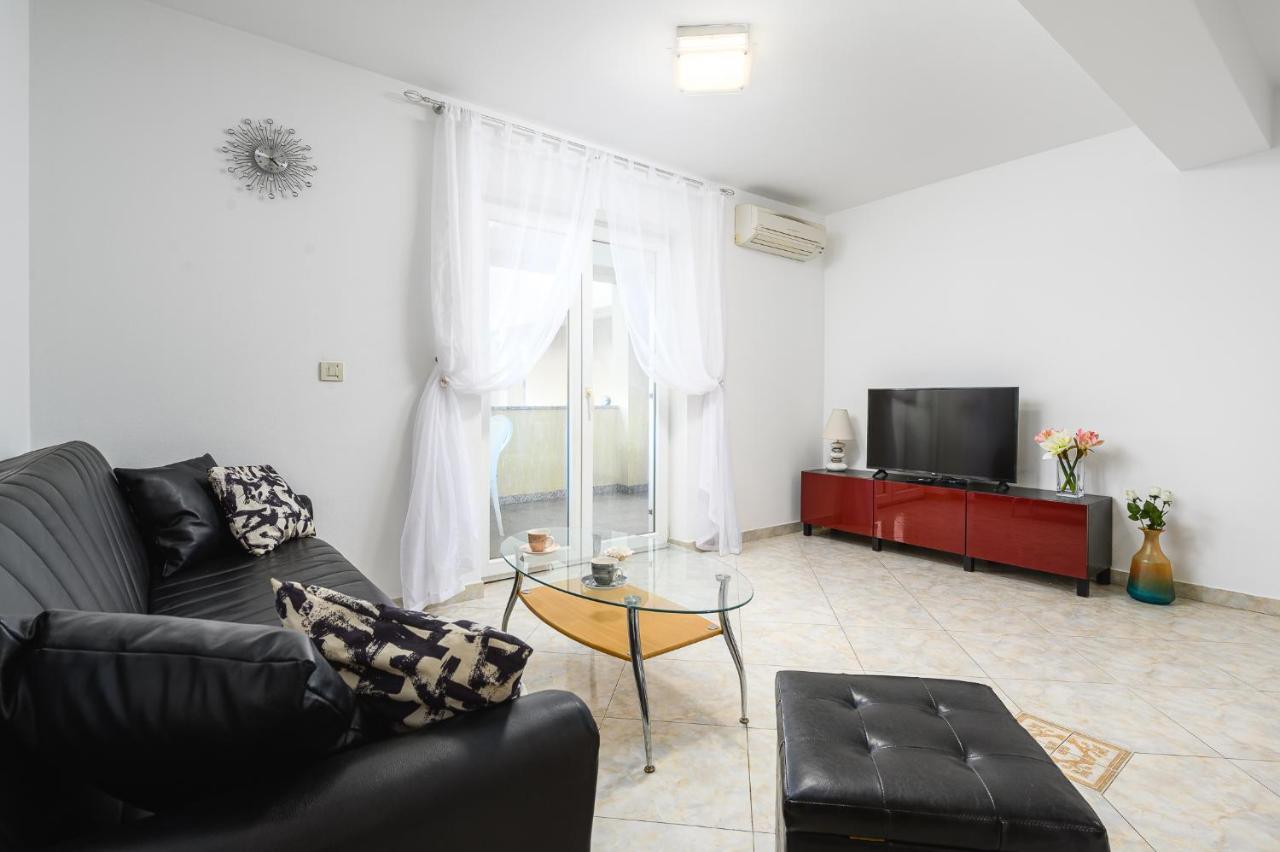 Stancija Amorozo 6 Poreč Exterior foto
